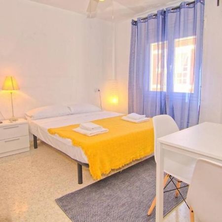 Low Cost Room Малага Экстерьер фото