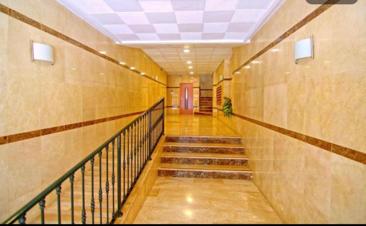 Low Cost Room Малага Экстерьер фото