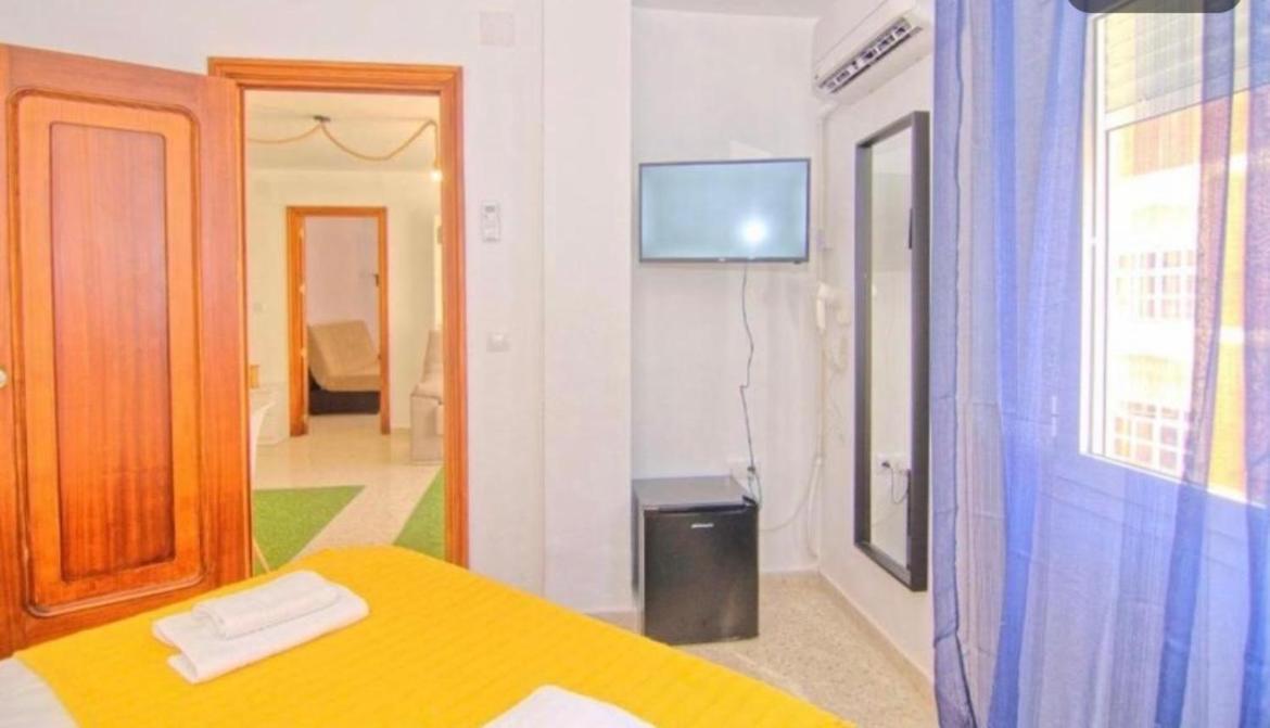 Low Cost Room Малага Экстерьер фото