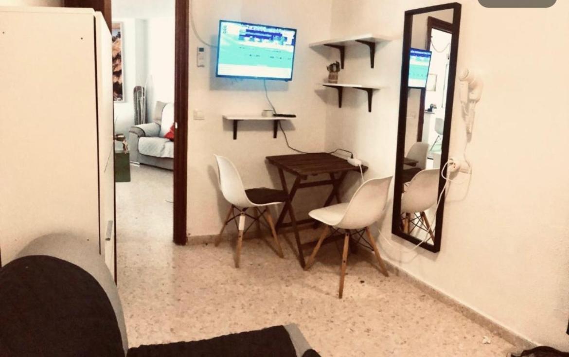 Low Cost Room Малага Экстерьер фото