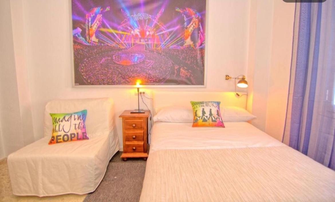 Low Cost Room Малага Экстерьер фото