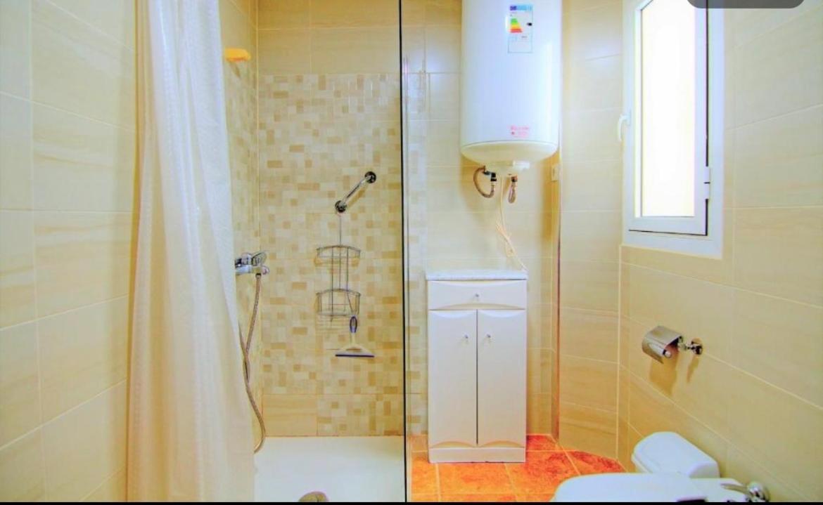 Low Cost Room Малага Экстерьер фото